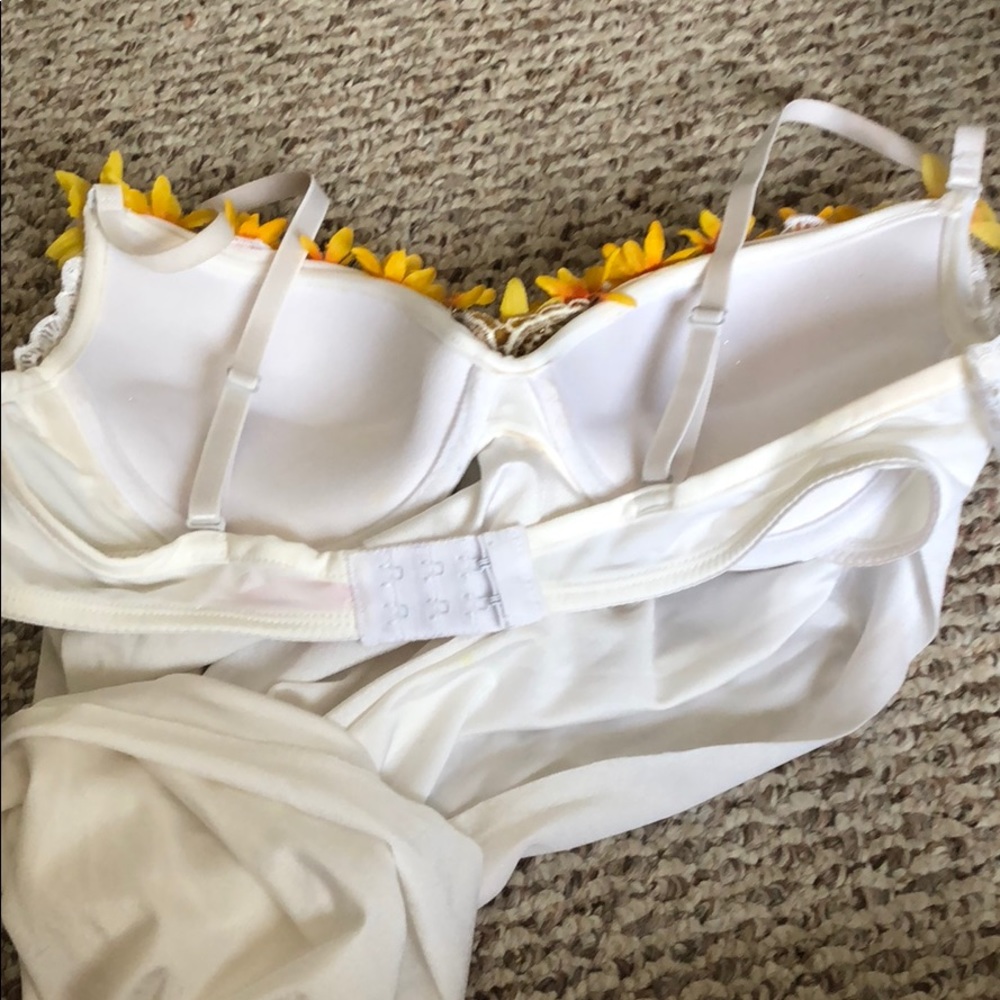 Custom Bra 🌻 - Picture 3 of 5